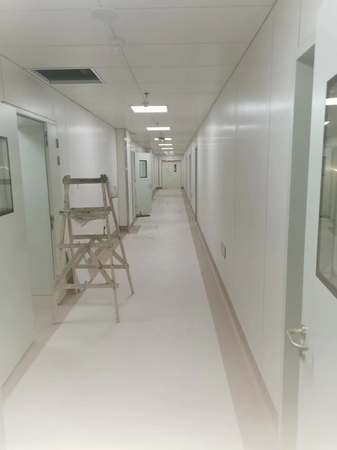 貴州習(xí)水縣人民醫(yī)院使用景泰源LED凈化燈